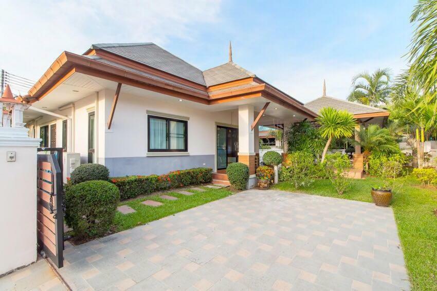 Villa Nataly Na Chom Thian Exteriör bild
