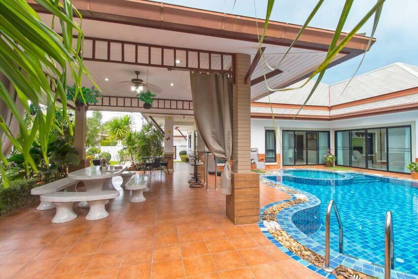 Villa Nataly Na Chom Thian Exteriör bild
